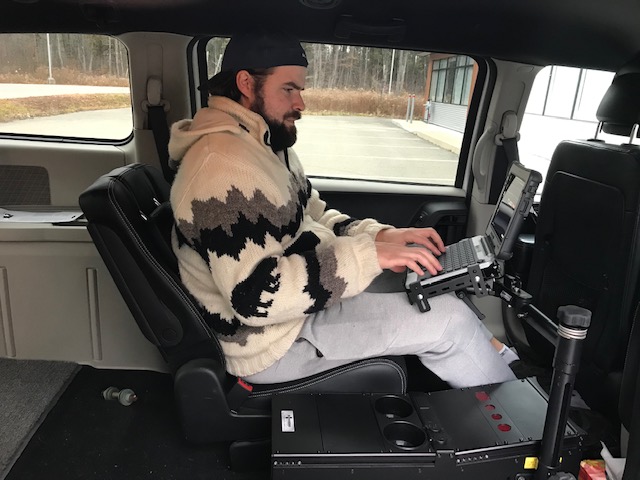 Articulating Computer Arm mounted in a supervisor vehicle - Québec, Canada